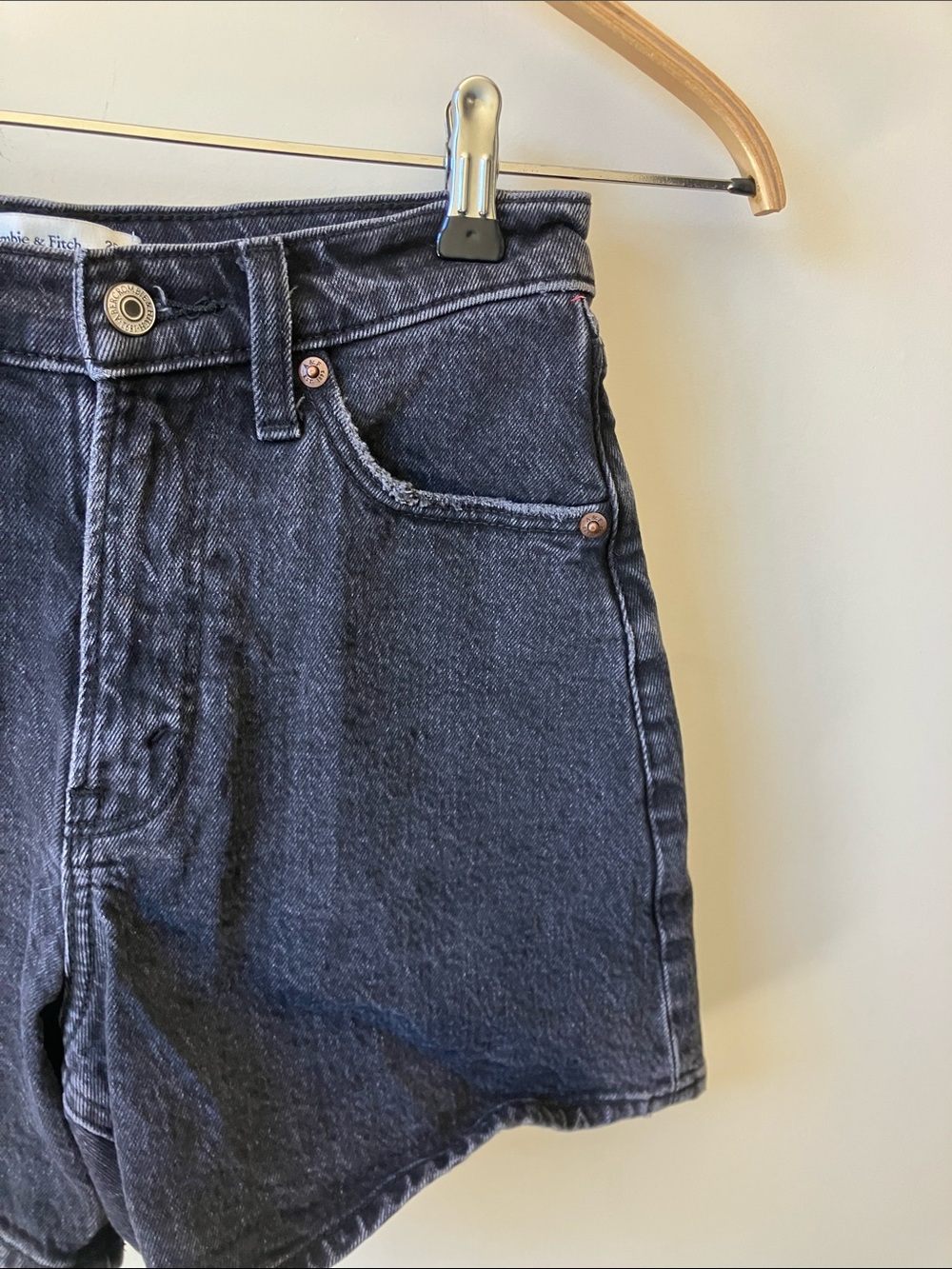 ABERCROMBIE & FITCH The Dad Shorts High Rise Black Wash Denim Size 25/0 - Picture 5 of 11